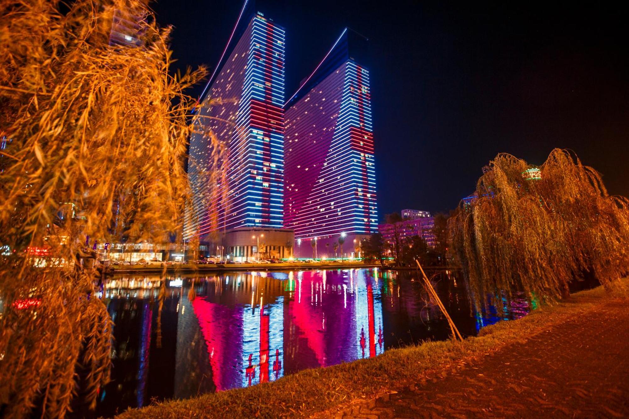 באטומי Panorama Orbi Beach Resort Center Suite מראה חיצוני תמונה