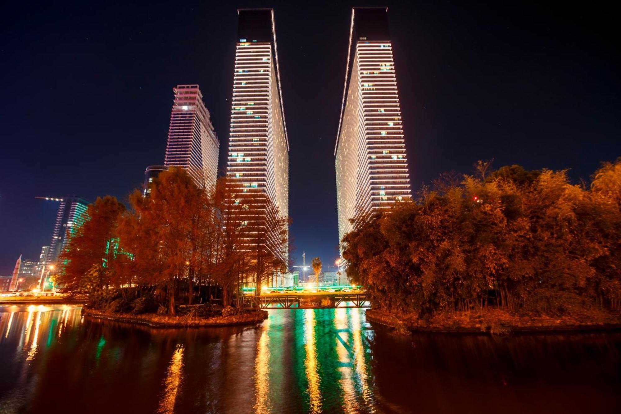 באטומי Panorama Orbi Beach Resort Center Suite מראה חיצוני תמונה